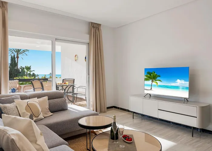 Banus Luminoso Con Vistas Al Mar * 马尔韦利亚