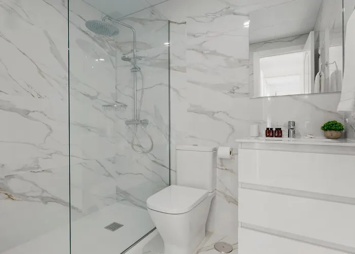 公寓 Banus Luminoso Con Vistas Al Mar 马尔韦利亚