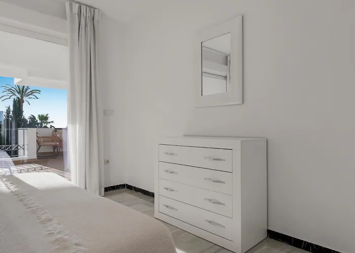 公寓 Banus Luminoso Con Vistas Al Mar 马尔韦利亚