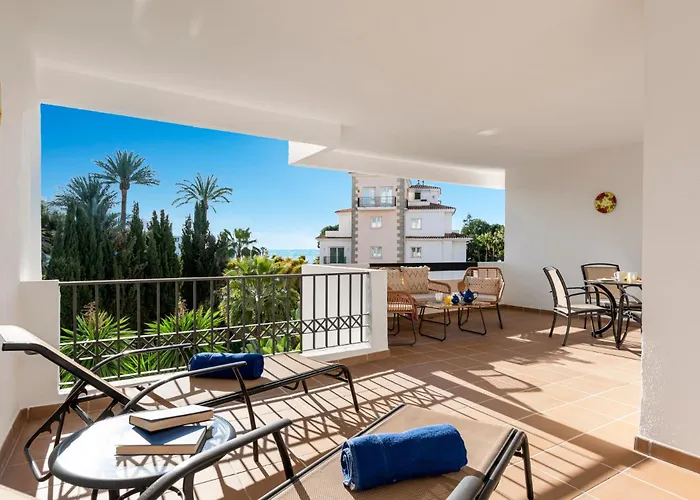 Banus Luminoso Con Vistas Al Mar * 马尔韦利亚