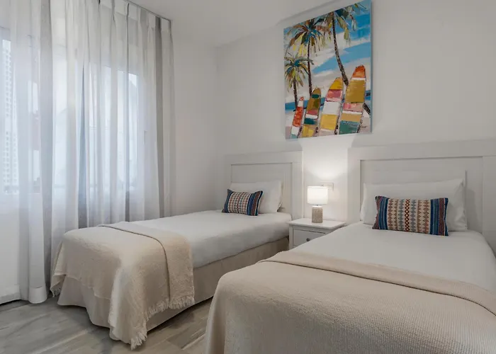 Banus Luminoso Con Vistas Al Mar *