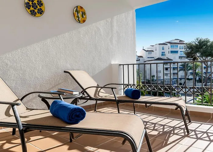 Banus Luminoso Con Vistas Al Mar *